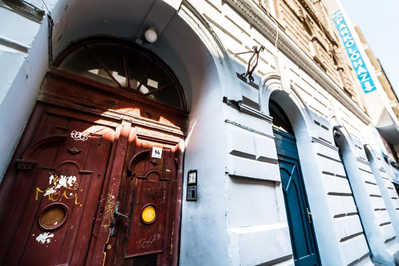 Cosy Studios In The Heart Of The City 布达佩斯 外观 照片
