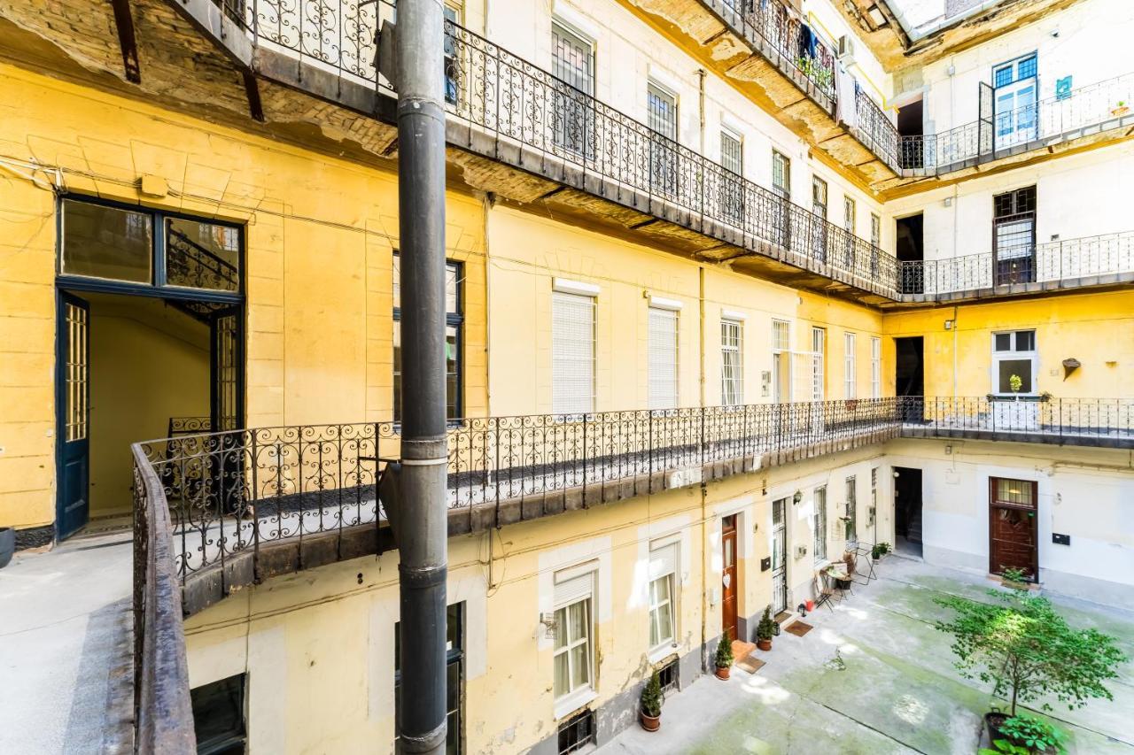 Cosy Studios In The Heart Of The City 布达佩斯 外观 照片